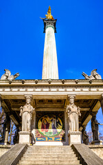Obraz premium famous friedensengel - angel of peace - in munich