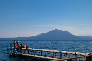 初夏の支笏湖で釣りを楽しむ