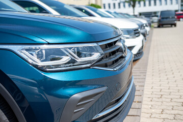 Fototapeta premium Neufahrzeuge, Autos, Autohandel, Deutschland
