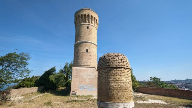 Antiche strutture dell'ottocento nel Parco del Cardeto in Ancona