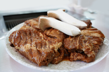 One of the most popular Korean dishes, it tastes great when grilled with seasoned beef or pork ribs