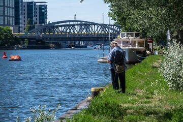 Angler an der Spree