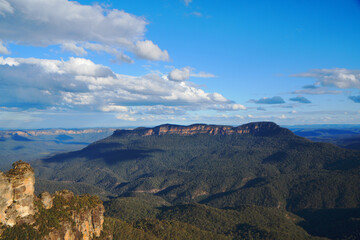 Landscape of The Three Sisters are an unusual rock formation in the Blue Mountains National Park of Katoomba , New South Wales, Australia, on the north escarpment of the Jamison Valley - Nature Track