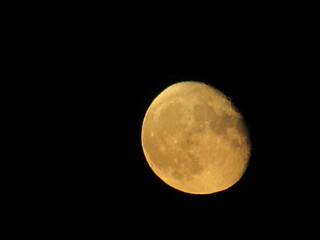 Obraz premium Mond mit Mondoberfläche