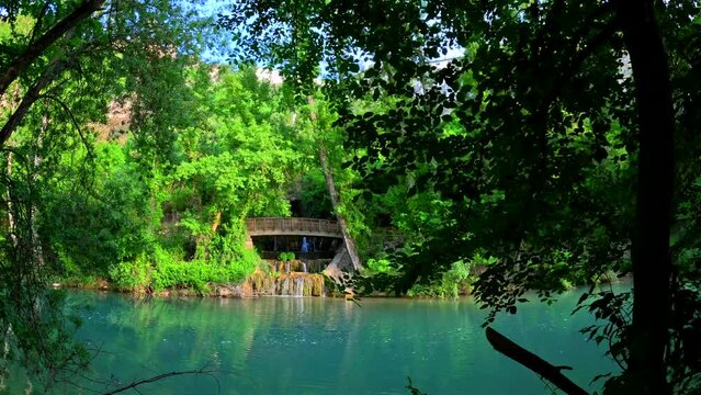 Cascada del J&uacute;car en cuenca