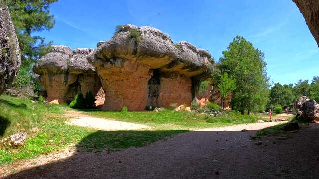 Incre&iacute;bles formaciones de rocas en la Ciudad encantada en Cuenca
