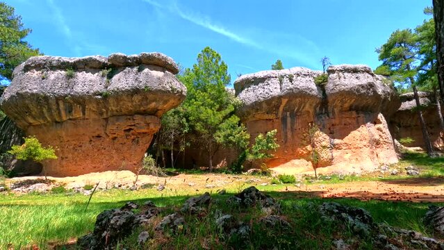 Incre&iacute;bles formaciones de rocas en la Ciudad encantada en Cuenca