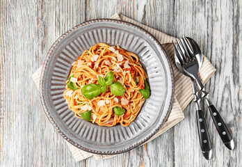 Pasta with tomato sauce