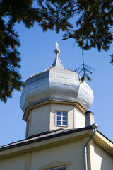 Kuppel der russisch-orthodoxen Kirche der Altgläubigen  in Mustvee am Peipussee in Estland