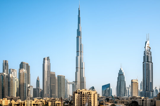 Titel: DUBAI, VAE - 02. June 2024 the skyline of dubai with the famous burj khalifa