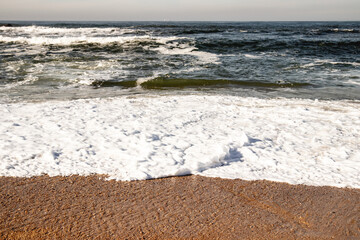 ocean waves by the beach