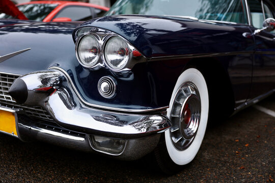 classic 1950s American sports car