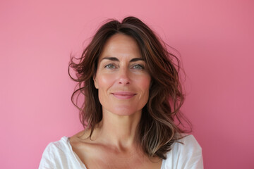 Fototapeta premium A close up portrait of a woman with a subtle smile