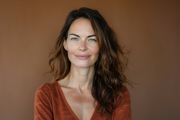Fototapeta premium A close up portrait of a woman with a subtle smile