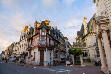 Fototapeta premium Dans les rues de Trouville-sur-Mer