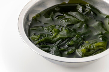 水戻ししたワカメ