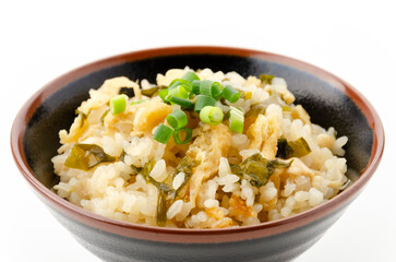 油揚げとワカメの炊き込みご飯