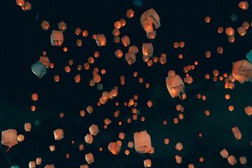 ランタンナイトの夜空 © ibosa
