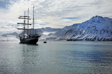 Obraz premium Norway. The landscapes of Svalbard in Springtime