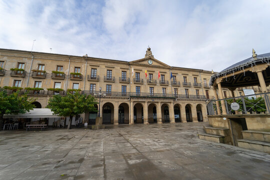 Panoramic view of the fueros square with the town hall in the background of the image. Tafalla.