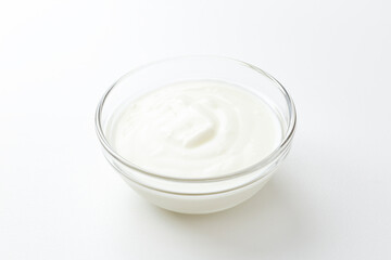 白背景にヨーグルト