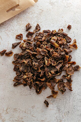 natural pet food made from chicken.