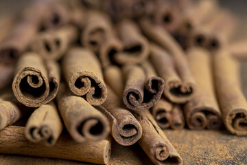 Cinnamon sticks for making cinnamon powder as spices