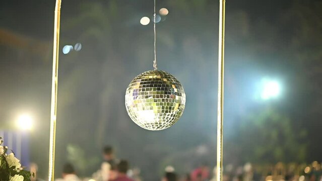 Decorate Plastic Silver Mirror Ball Disco Lighting with Hanging
