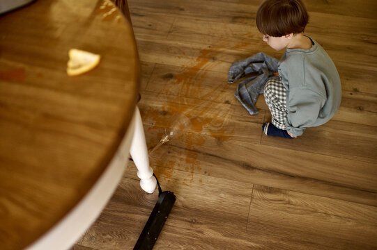 the child spilled the juice