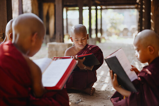 Novice monks reading scriptures in Bagan