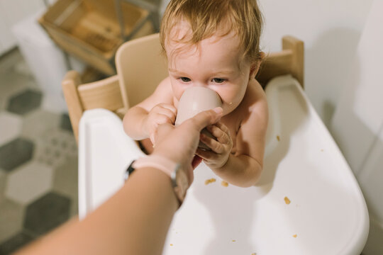Toddler's Sippy Cup Grasp