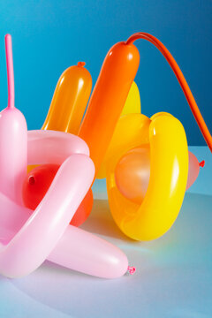 Colorful knots