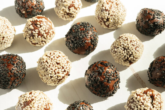 Vegan Chocolate Date Energy Ball Snacks