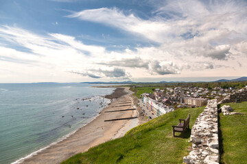Obraz premium Criccieth, Wales, Snowdonia, UK, top view of the beach