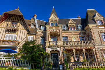 Fototapeta premium Dans les rues de Cabourg