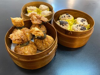 Dimsum is a snack originating from China. This food is usually eaten as breakfast or an afternoon snack