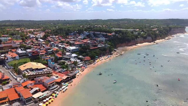 Praia de Pipa in Rio Grande do Norte is a paradisiacal destination with turquoise waters that sparkle under the sun. On a sunny day. Brazil northeast. 