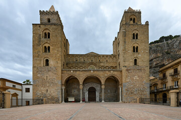 Fototapeta premium Cathedral-Basilica of Cefalu, Italy