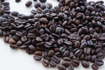 焙煎したコーヒー豆

