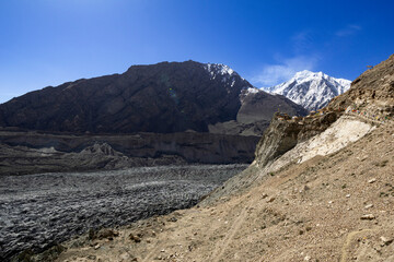Hoper Valley is a stunning destination comprised of charming villages surrounding a natural bowl-shaped landscape. This picturesque region is set along the scenic curve of the Hoper glacier.