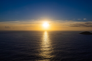 小笠原諸島・父島　ウェザーステーション展望台から望む夕景
