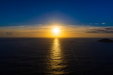 小笠原諸島・父島　ウェザーステーション展望台から望む夕景
