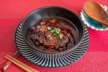 名古屋名物　牛すじのどて煮