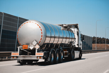 UN IMO Hazardous Dangerous Flammable Marine Pollutants Goods Truck Transportation