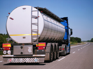 UN IMO Hazardous Dangerous Flammable Marine Pollutants Goods Truck Transportation