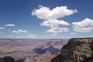 Canyonlands desert landscape. Canyon national park wallpaper.
