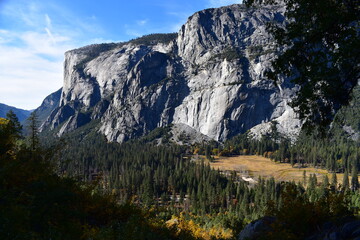 Scenic views of Yosemite Valley as seen from the mountainside on Four Mile Trail