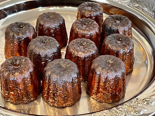 焼きたてのフランス産カヌレ