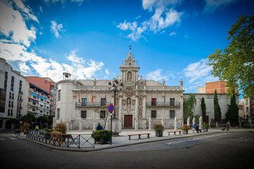 Obraz premium calle, arquitectura, ciudad, viejo, edificio, blanco y negro, europa, house of god, casa, poblado, viajando, callejuela, gemas, noche, historicas, españa,carretera, negro, urbana, antiguas, angosta, m
