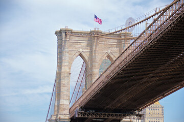 Fototapeta premium Brooklyn Bridge with New York skyline in background